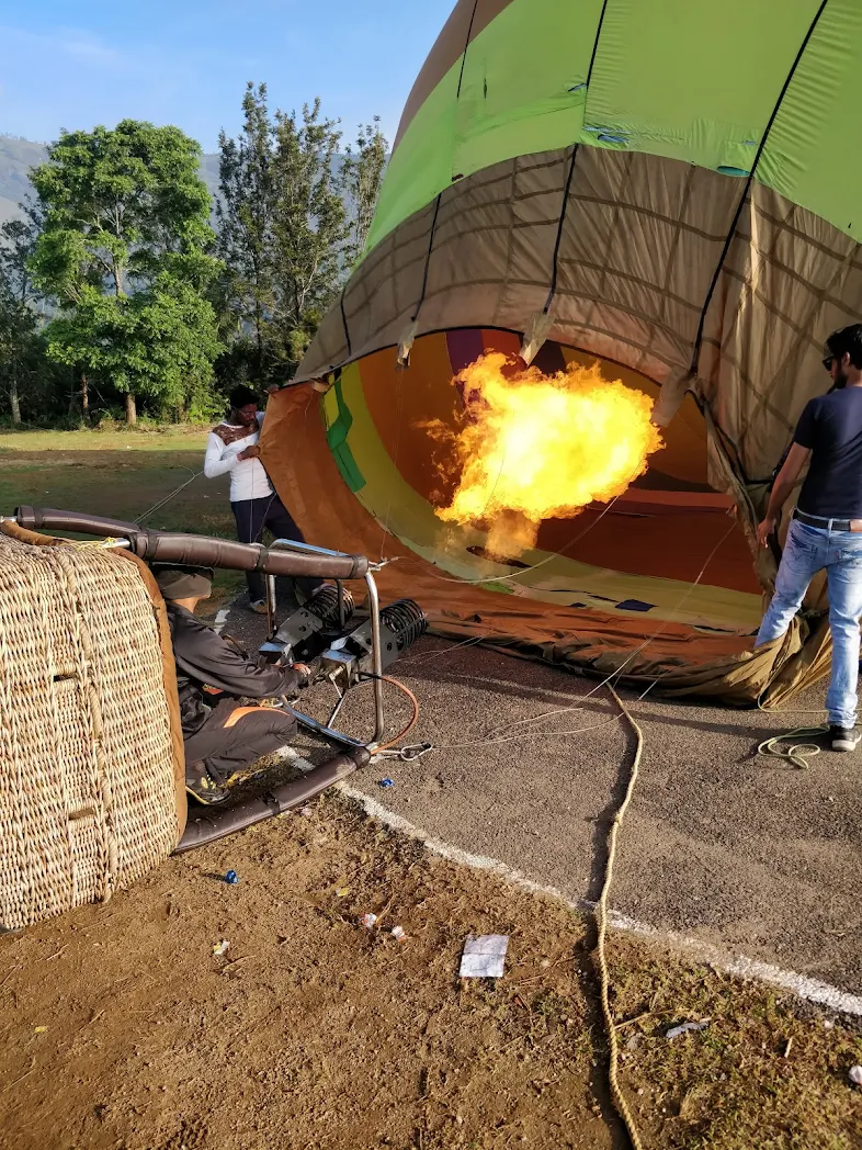 hot air balloon ride munnar